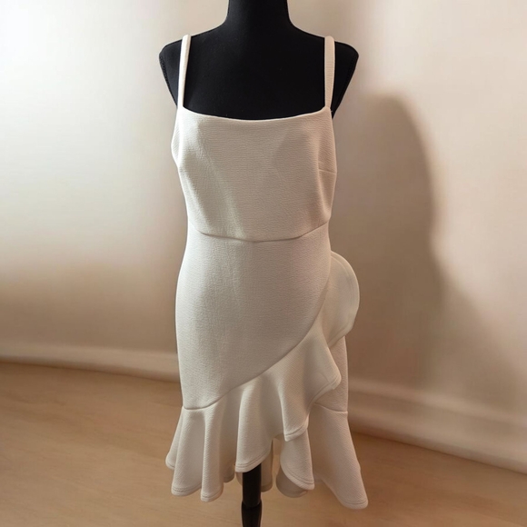 Lina Dresses & Skirts - Lina Sleeveless Elegant White Ruffle Dress Size L